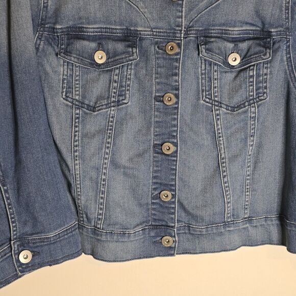 Torrid Denim Women’s Jacket 4X Blue Stretch Cropped No Collar Button Front - Picture 2 of 9